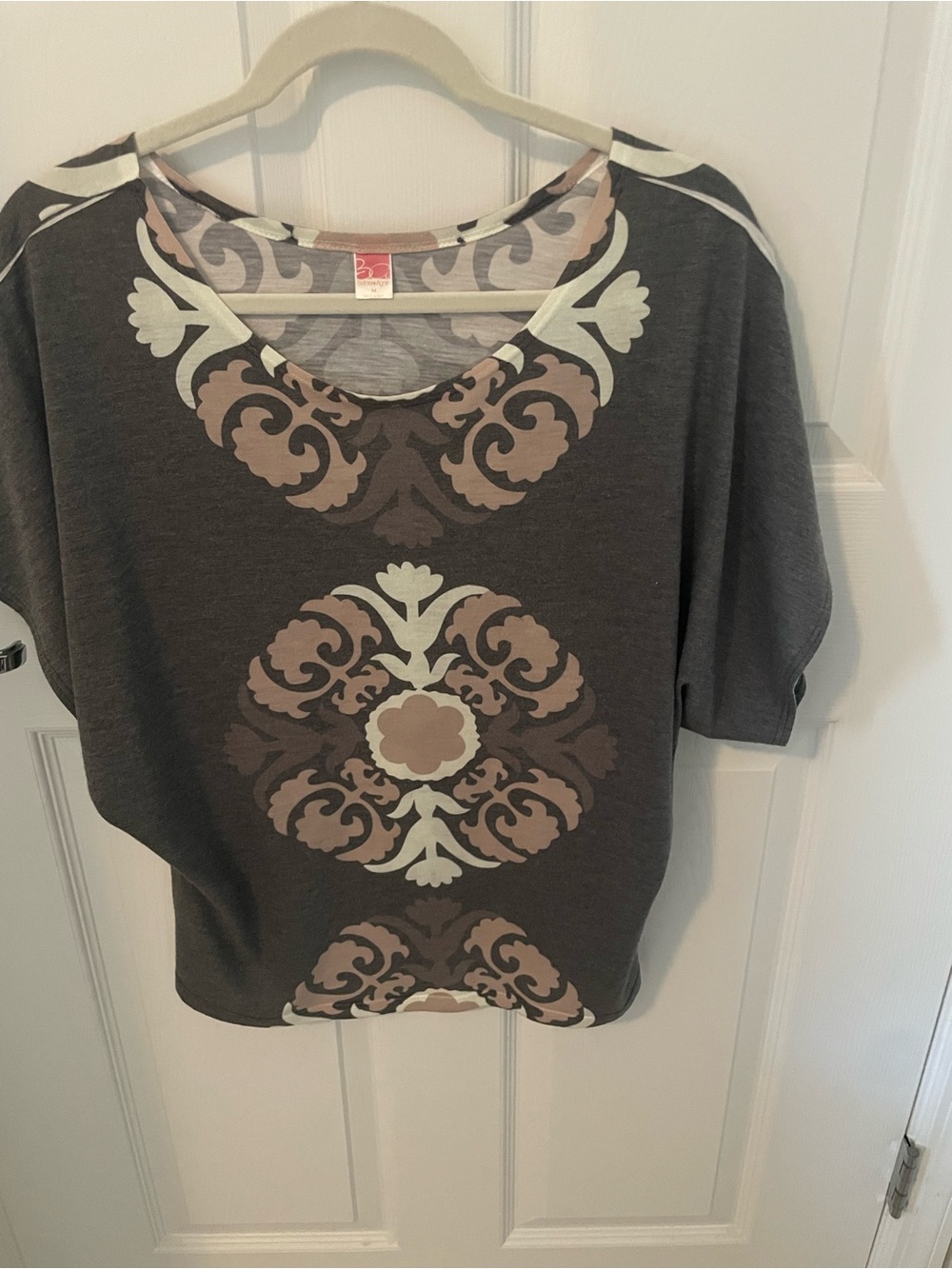 Women's Before & Again Gray Short Sleeve Top with Taupe & Cream Medallion Print